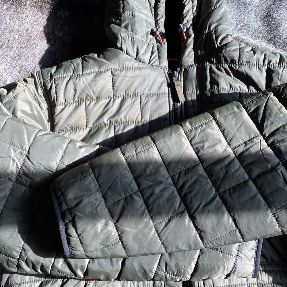 Men's Large Free Country Sherpa lined Puffer jacket. Green
